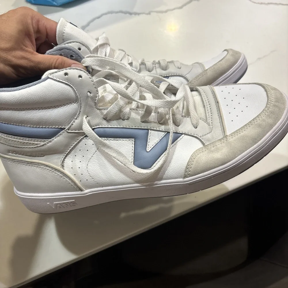vans lowland Mid comfycush Size 13